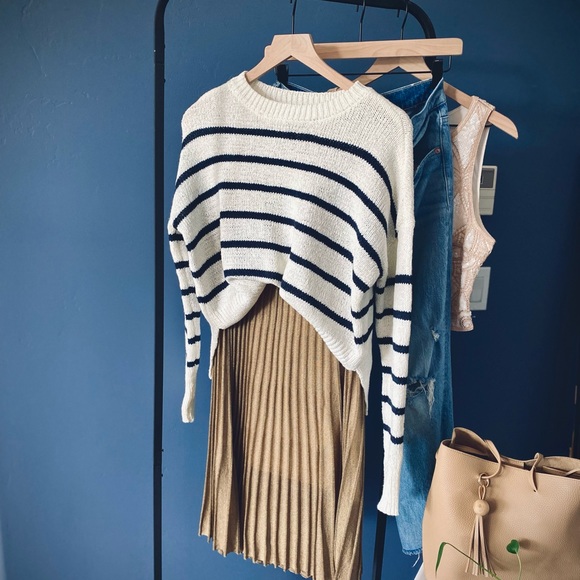 VINCE Pleated Metallic Crochet-Knit Midi Skirt Bronze - Picture 2 of 11